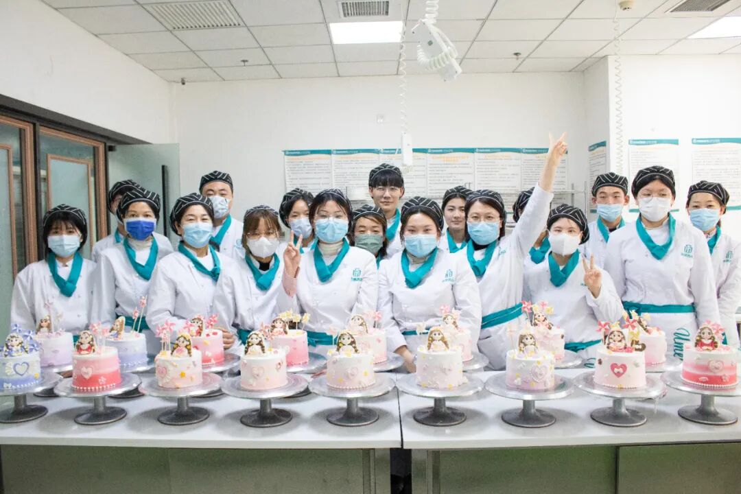 假期择校考察！这4个维度，帮你筛选出靠